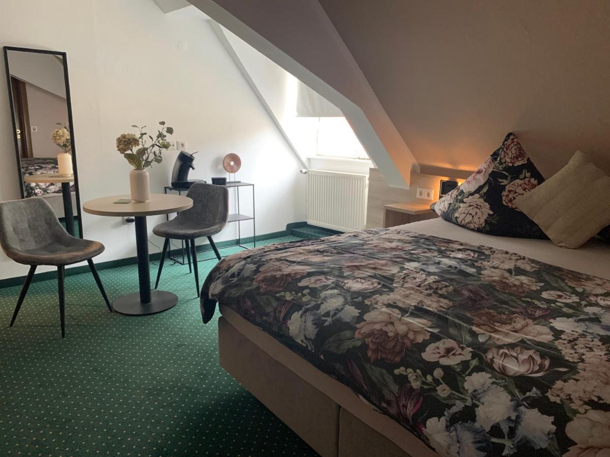 Hotel Zur Post Blieskastel Esterno foto